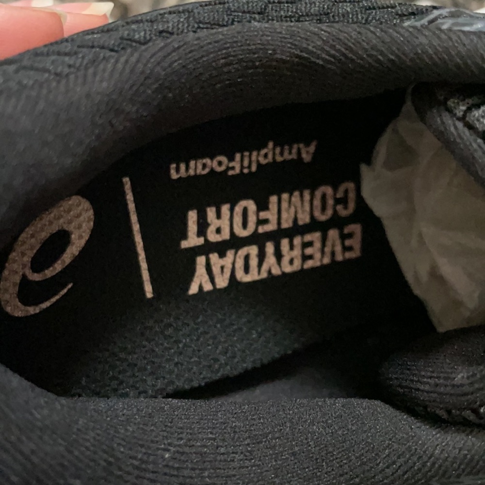 Asics women’s shoes last reduction(copy) - Picture 5 of 7